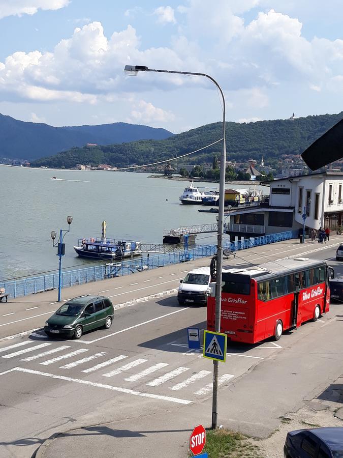 Apartament Denis Leilighet Orşova Eksteriør bilde