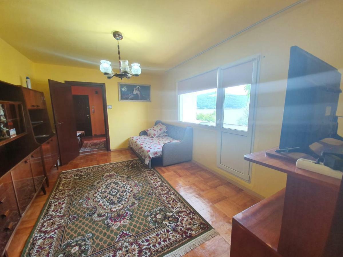 Apartament Denis Leilighet Orşova Eksteriør bilde